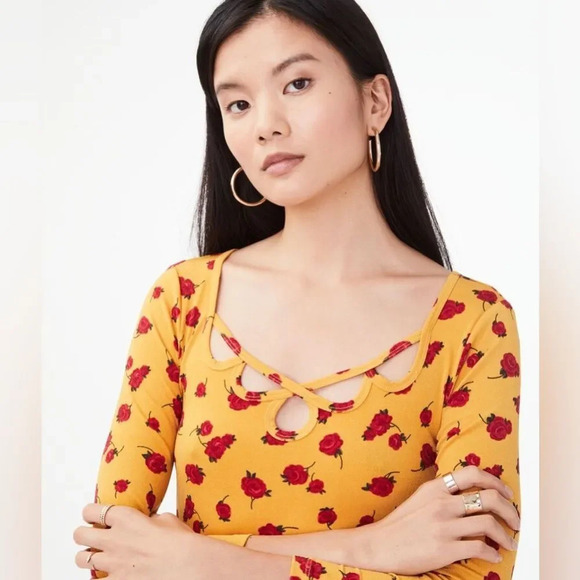 SERIOUSLY SOFT by AEROPOSTALE Floral Skater Dress in Yellow and Red - Picture 4 of 8